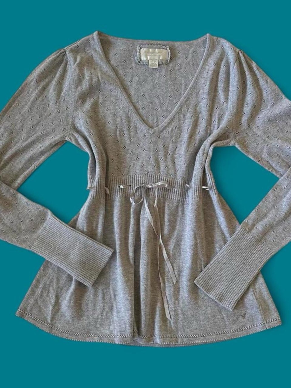 Y2K American Eagle Outfitters Light Gray Eyelet Knit Babydoll Long Sleeve Top